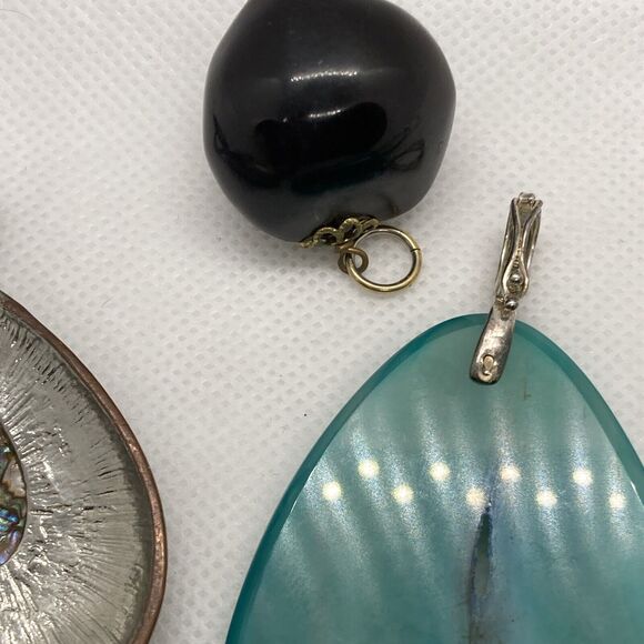 Vintage‎ - Now Lot of (13) Pendants Silver Tone Faux Stone Green Blue Purple - Picture 12 of 15